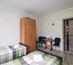 Tрёхместный номер с душем №4 в Кедр Золотой