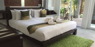 Ко-Пханган: Курортный отель Sairee Hut Resort Koh Tao