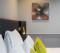 Полулюкс на мансардном этаже в Генрих