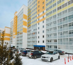 Апартаменты c 1 комнатой с балконом и с красивым видом из окна в Квартира Две Подушки 2+2 на 2-й Заречной, 11