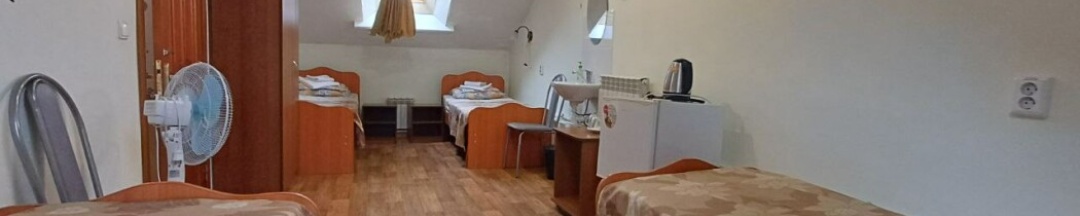 Четырехместный номер 5 категории с раздельными кроватями, сан. узел с душем на мансарде в Фатима