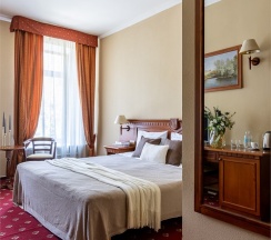 Улучшенный двухместный номер в Голден отель