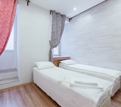 Трёхместный номер с балконом. Парк Авеню в Park Avenue Hotel
