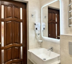 Стандарт с раздельными кроватями в Bridge hotel