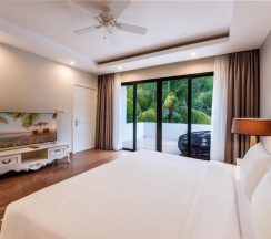 Вилла с 3 комнатами с видом на бассейн в Vinpearl Resort & Spa Nha Trang Bay