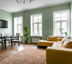 3-комнатные апартаменты улучшенные LetYourFlat “Toscana” гостиная 32м2 в Letyourflat (Лэтюфлэт) на набережной канала Грибоедова 117