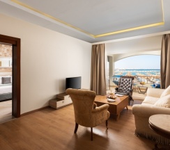 Двухместный люкс с видом на море двуспальная кровать в Pickalbatros Dana Beach Resort - Hurghada