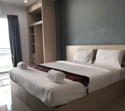 Двухместная студия Deluxe с балконом двуспальная кровать в Khao Oat Airport