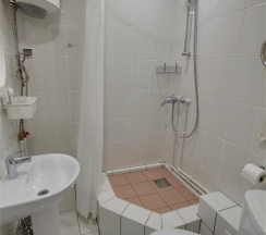 Двухместный номер с двумя отдельными кроватями (TWIN) в Riverside Hotel