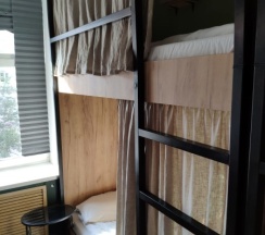 Место в мужской 6 местной комнате в Heritage