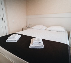 Двухместный номер с кроватью размера king-size и балконом в GemstHotel&SPA