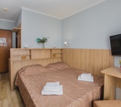 Номер «Стандарт» - 2-х местный однокомнатный, вид на море и бассейн в Виктория