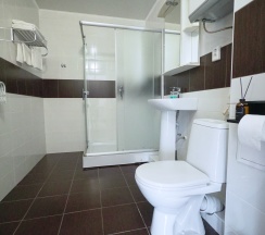 Двухместный номер КОМФОРТ с большой двуспальной кроватью или двумя односпальными кроватями в Морской