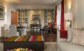 Двухместный люкс Diane von Furstenberg двуспальная кровать в Rocco Forte Hotel Amigo