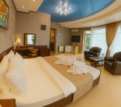 Люкс с видом на море - шведский стол+безлимитный бар в Family resort hotel Miloo