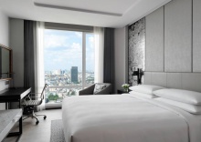 Люкс с 3 комнатами в Bangkok Marriott Hotel The Surawongse