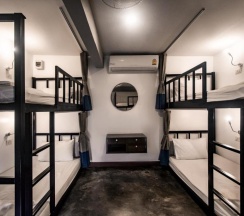 Кровать в общем номере в Balcony Party Hostel Beachfront - Adults Only