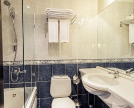 Номер Standard в Ambassador hotel Almaty