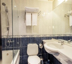 Номер Standard в Ambassador hotel Almaty
