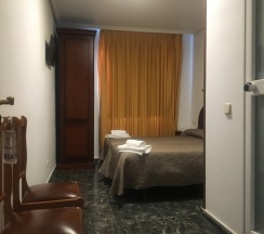 Двухместный номер Standard 2 отдельные кровати в Hostal Conchita Legazpi