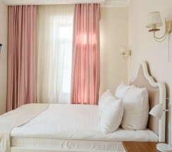 Двухместный люкс Provence №60 с 2 комнатами двуспальная кровать в Лель