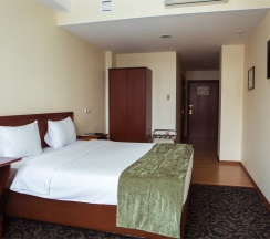 Стандарт для гостей с ограниченными возможностями в Бенефит Плаза