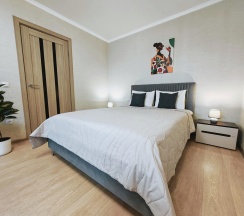 4-местные 1-комнатные апартаменты люкс с 1 двуспальной кроватью в Sutki Life (Сутки Лайф) на Космонавтов