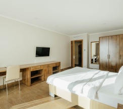 Люкс без балкона вид на парк. Корпус 2 в Amza Парк