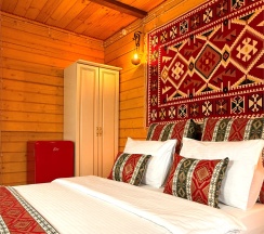 Двухместный стандарт с общей террасой и видом на горы | 2 этаж в Hayat Haus