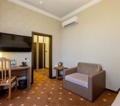 Номер первой категории "Стандарт с балконом" в Mari