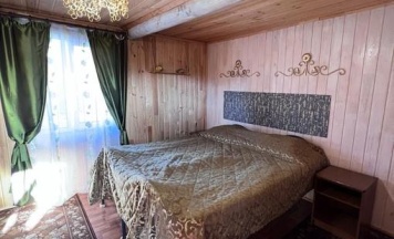 Номер стандарт с 1 односпальной и 1 двуспальной кроватью в Усадьба Копылова