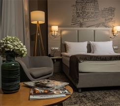 Представительский номер c 1 большой кроватью в Holiday Inn Kaliningrad