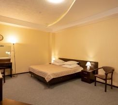 3-местный номер стандарт семейный в Аврора