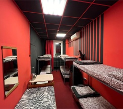 Улучшенный четырехместный номер в В Питере жить