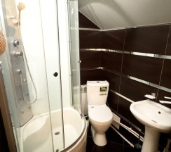 4-местные номера в домике: № 25, №26 – 4 односпальные кровати (цена указаны за номер) в Горные Забавы