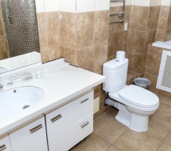 Трехкомнатный номер с двумя спальнями, тремя балконами в Скала