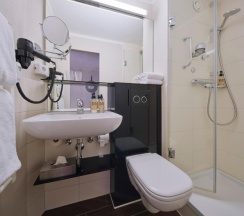 Двухместный номер Comfort двуспальная кровать в Classik Hotel Martinshof