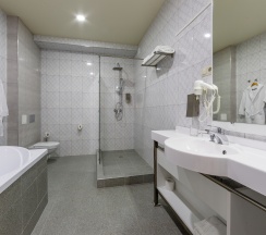 Джуниор Сюит Роял в Central inn