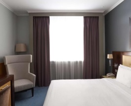 Двухместный люкс двуспальная кровать в Radisson Hotel Astana