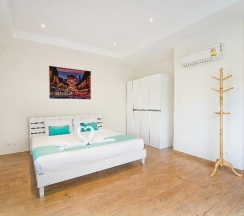 Вилла с балконом в Tropicana Pool Villa