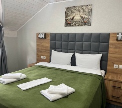 Мансардный номер стандарт в Шатун