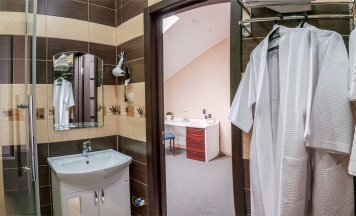 Джуниор с 2 спал.кроватью в Mirway hotel