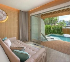 Двухместный номер Pool Access двуспальная кровать в Andaman Embrace Patong