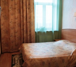Номер стандарт с 1 двуспальной кроватью в ПостоялецЪ
