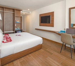 Двухместный номер Premium с красивым видом из окна (двуспальная кровать) в Gold Plaza Hotel Da Nang