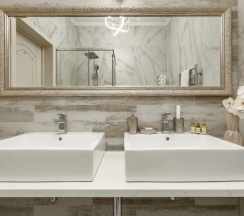 Делюкс в Боголюбский