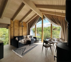 Лодж 2 с бесплатной сауной + Безлимитное посещение ЕлятыПарка в ЕлятыЛодж