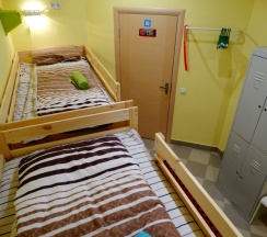 Кровать в общем номере (мужской номер) в Пионер