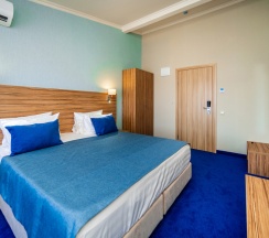Двухместный комфорт  "Мансарда" в Blue Marlin Hotel