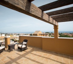 Вилла с 5 комнатами с видом на море в Villas Av Los Altos De Marbella